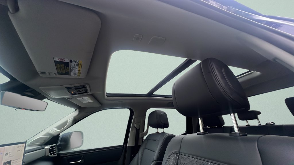 Used 2023  Toyota Limited image 17