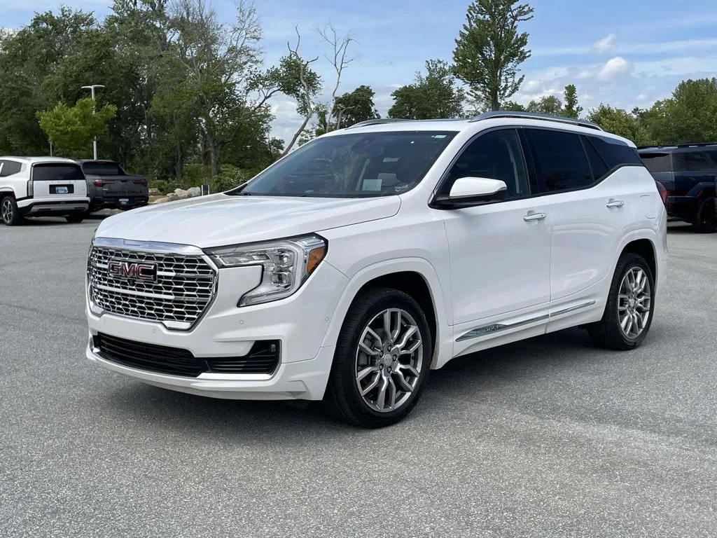 Used 2023 Summit White GMC Denali image 27