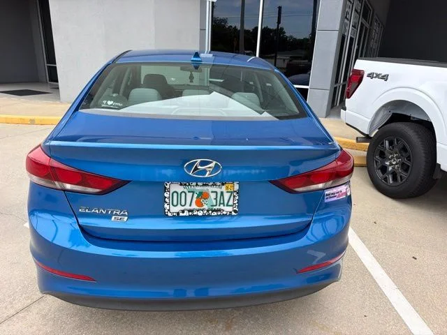 Used 2017 Blue Hyundai SE image 4