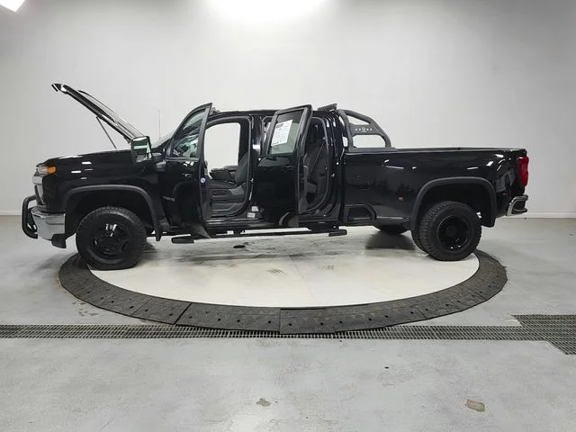 Used 2022 Black Chevrolet LT image 12