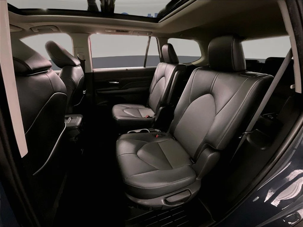 Used 2024 White Toyota XLE image 31