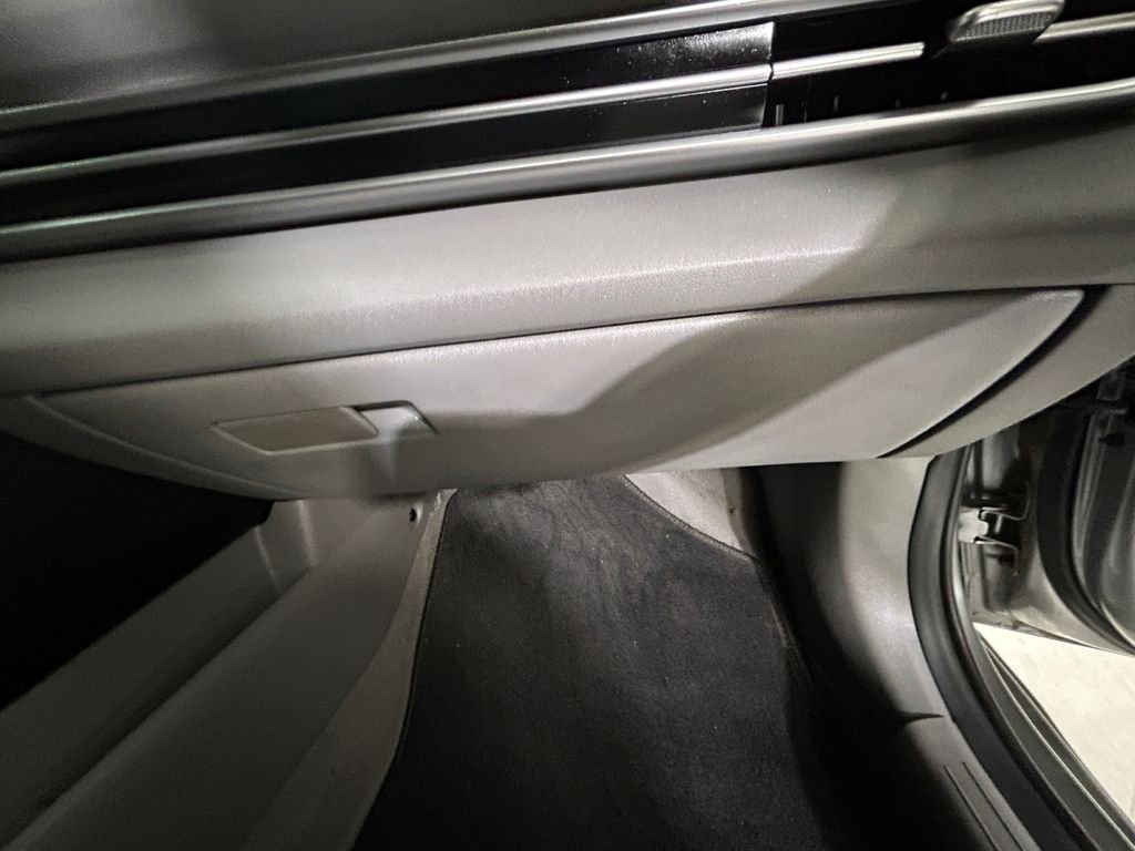 Used 2023 Silver Hyundai SE image 24