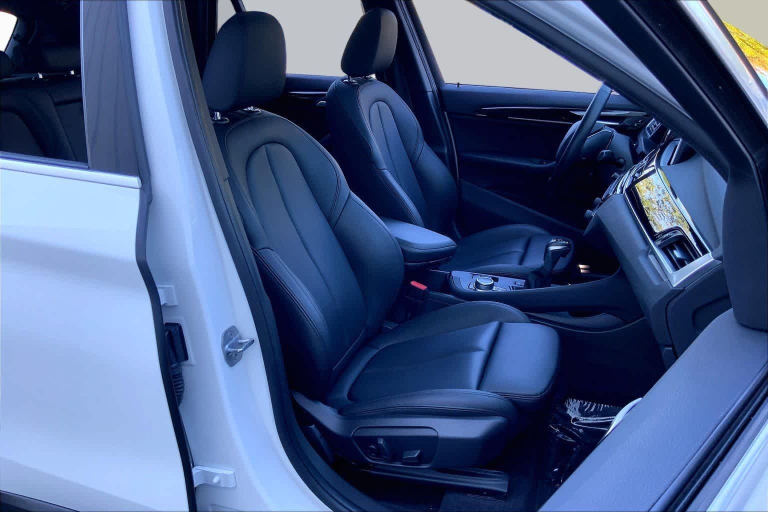 Used 2019 Alpine White BMW xDrive28i image 8