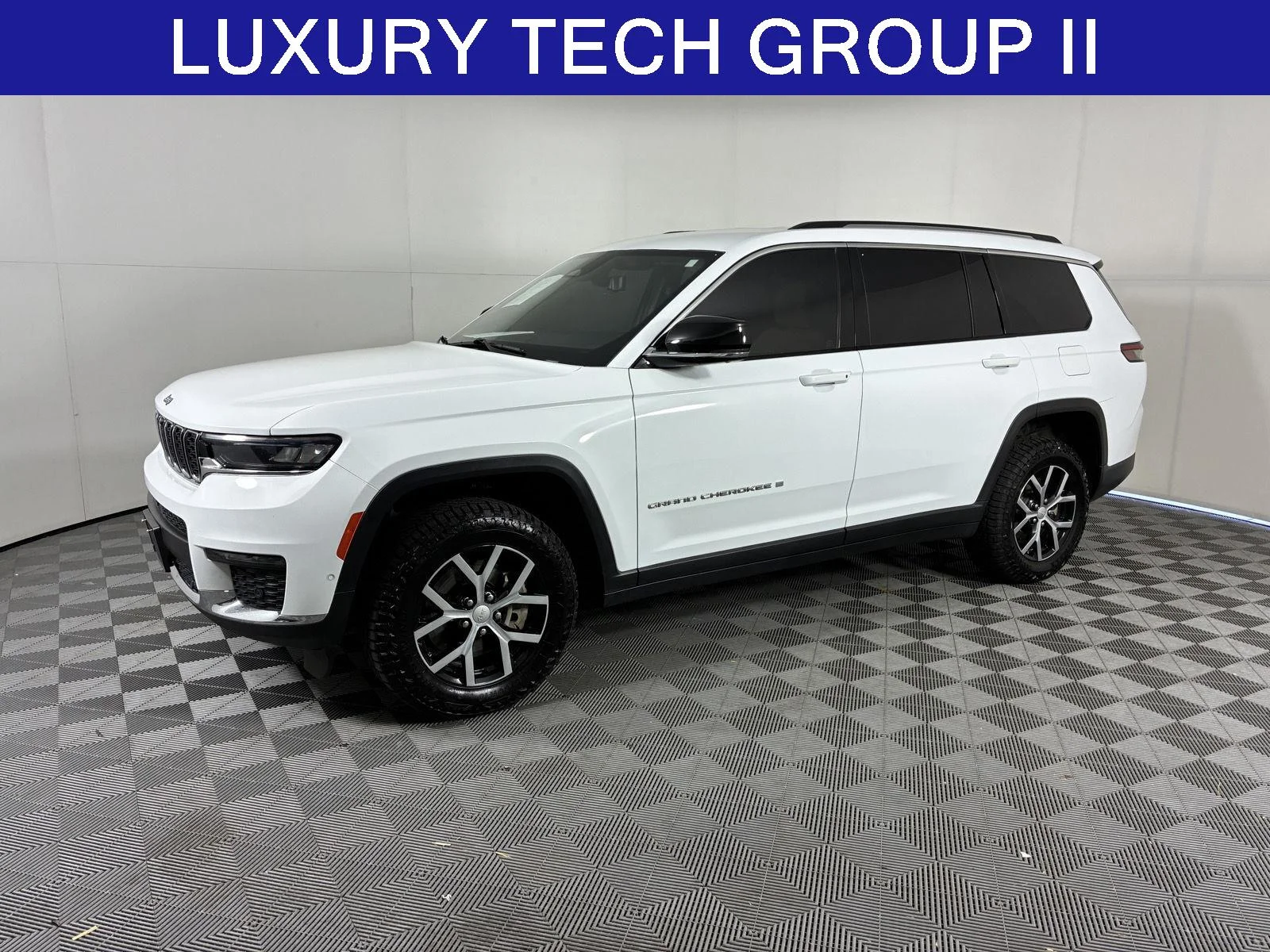 Used 2023 Bright White Clearcoat Jeep Limited image 1