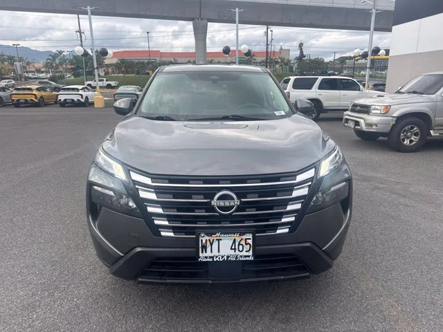 Used 2024 Gray Nissan SV image 8