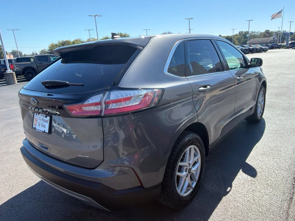 Used 2024 Carbonized Gray Metallic Ford SEL image 5