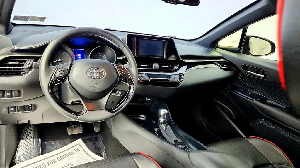 Used 2018 Black Sand Pearl Toyota XLE Premium FWD image 12