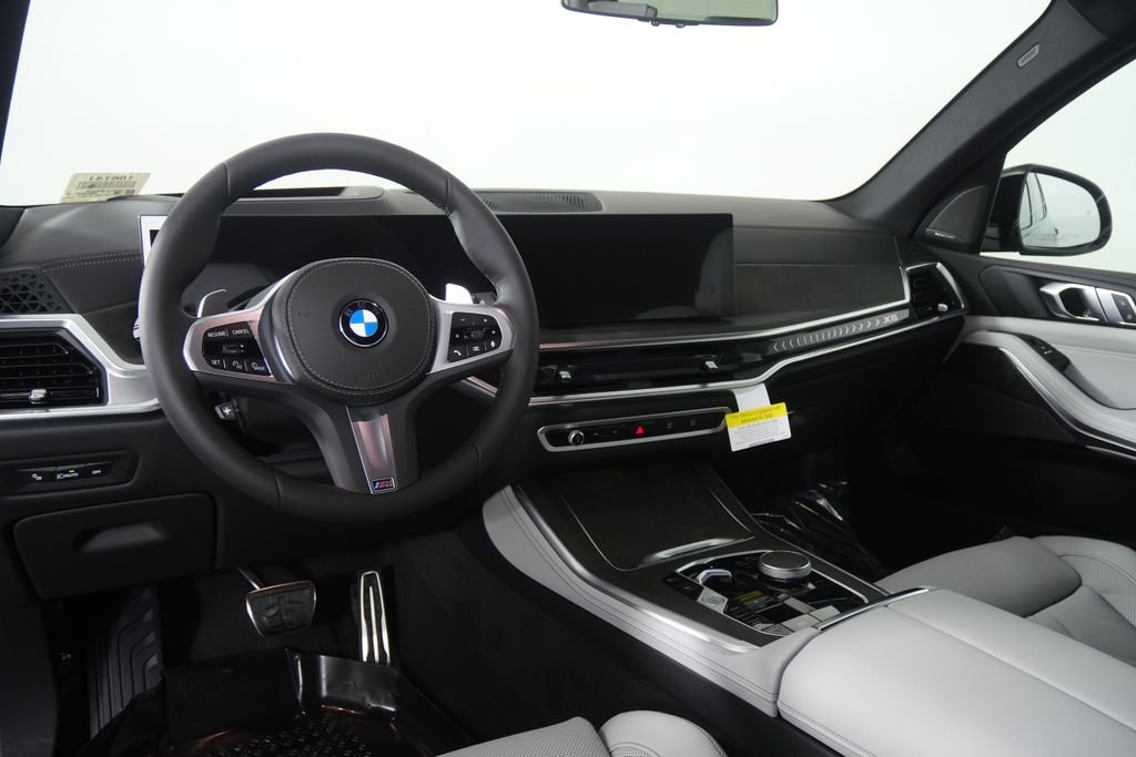 New 2026 Carbon Black Metallic BMW sDrive40i image 17