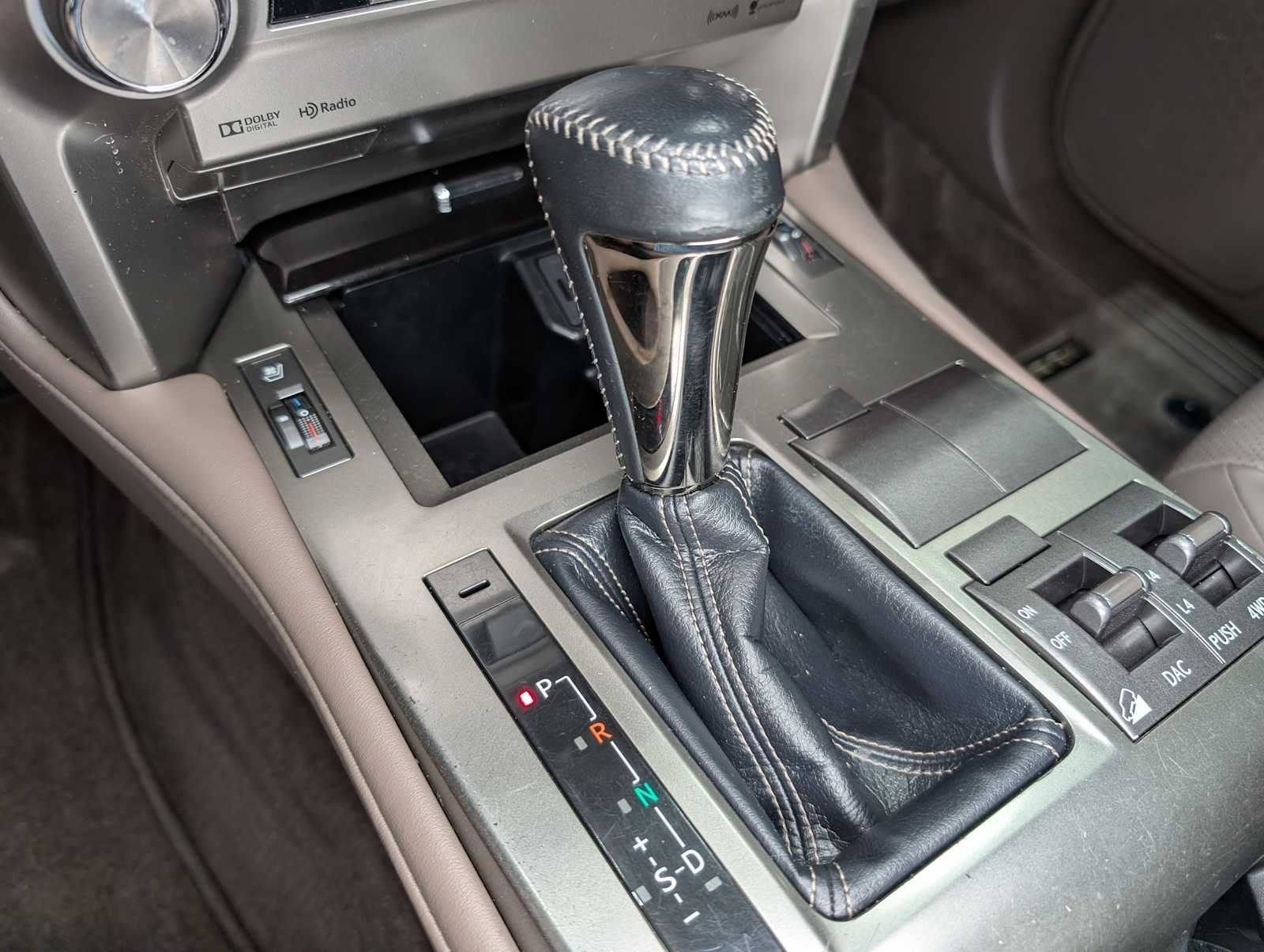 Used 2018 Starfire Pearl Lexus  image 32