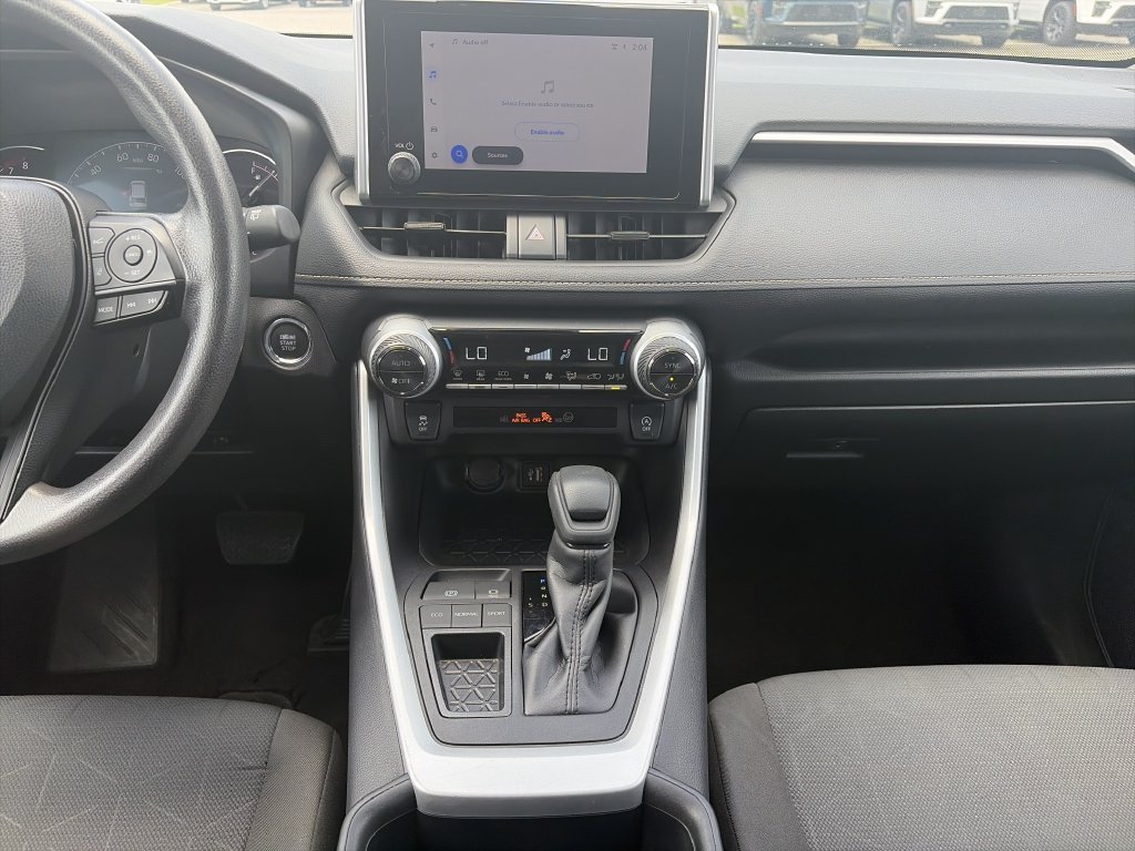 Used 2025  Toyota XLE image 15