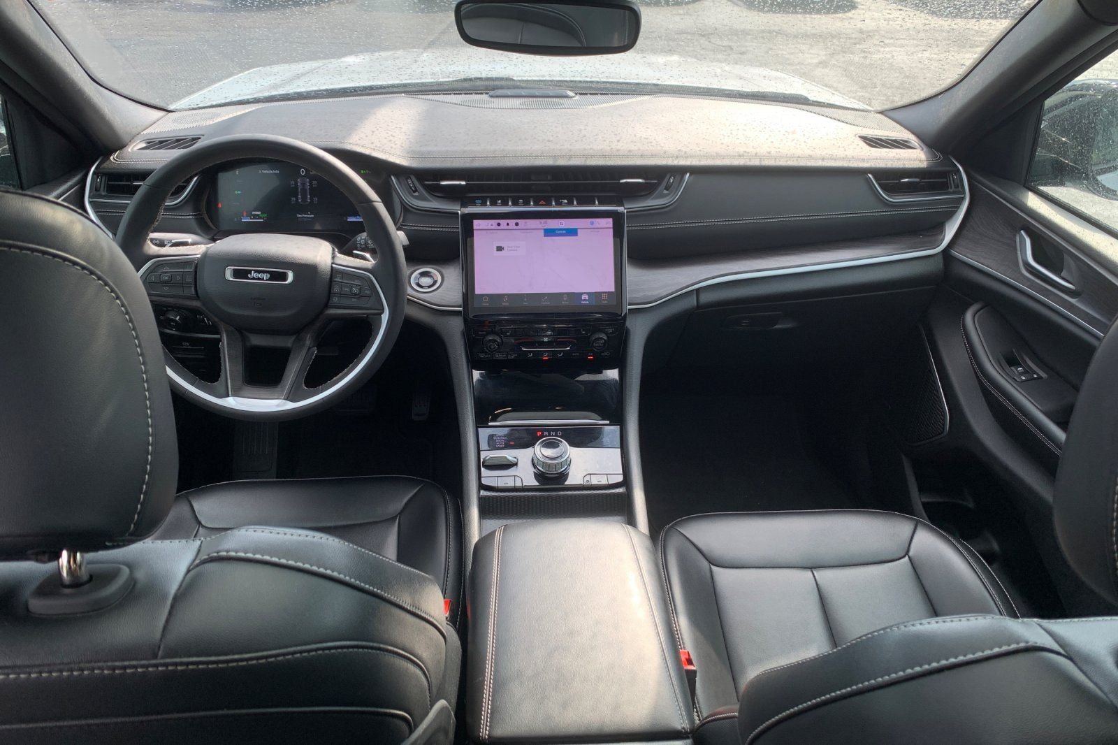 Used 2024 Silver Jeep 4xe image 17
