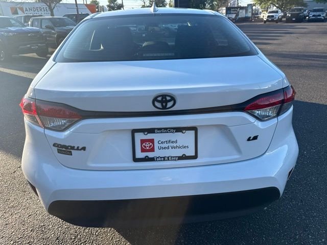 Certified Used 2024 Ice Toyota LE image 5