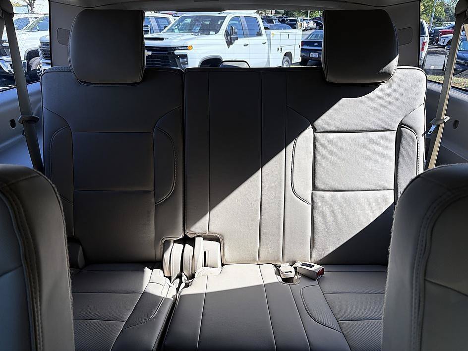 Used 2018 Mineral Metallic GMC Denali image 12