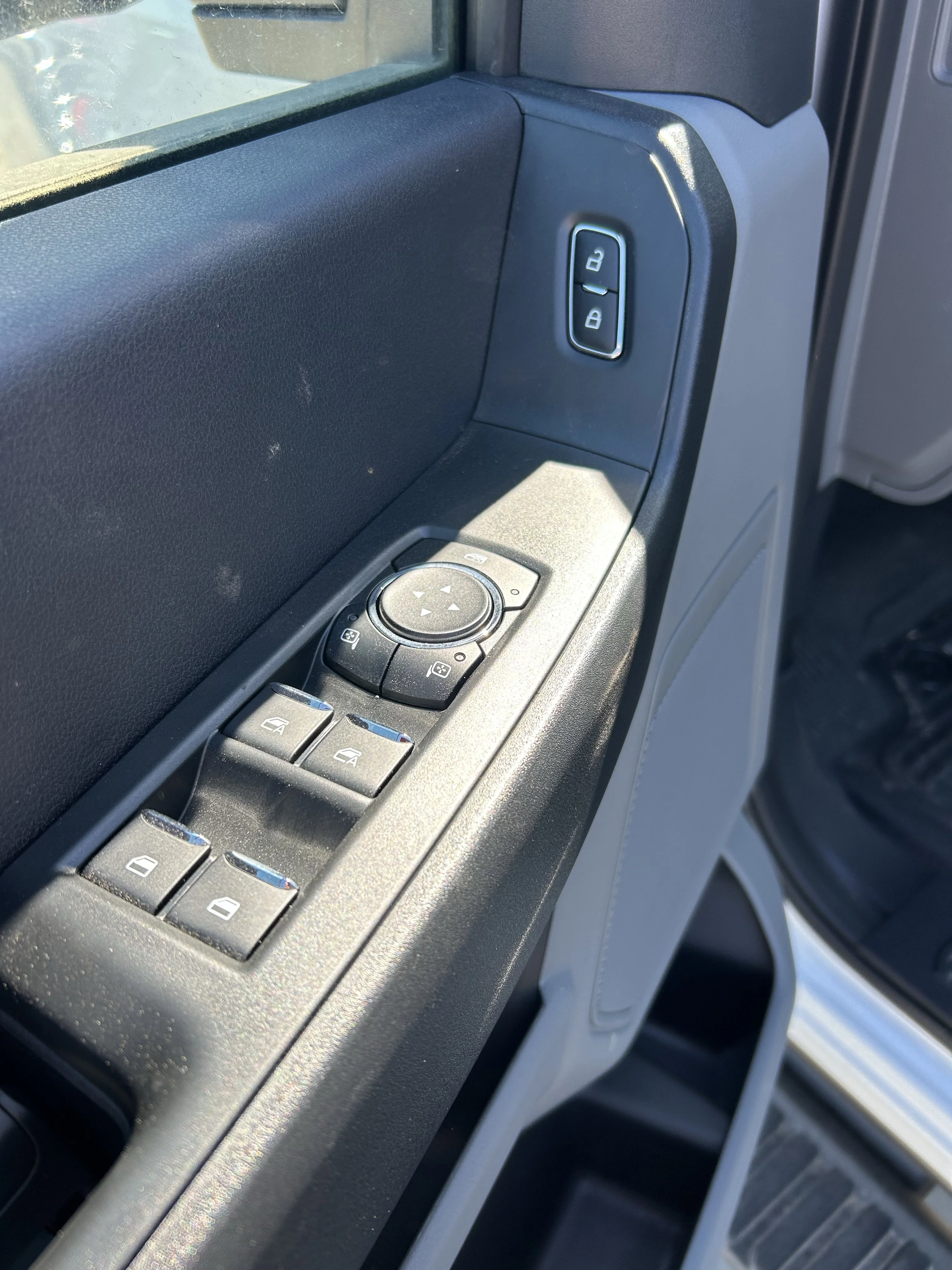 2026 Ford F-350 Super Duty XL - Photo 9