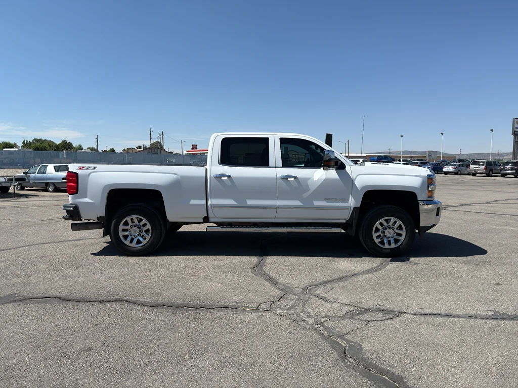Used 2016 SUMMIT WHITE Chevrolet LTZ image 8