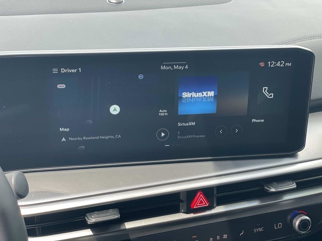 2025 Kia Sorento S - Photo 12