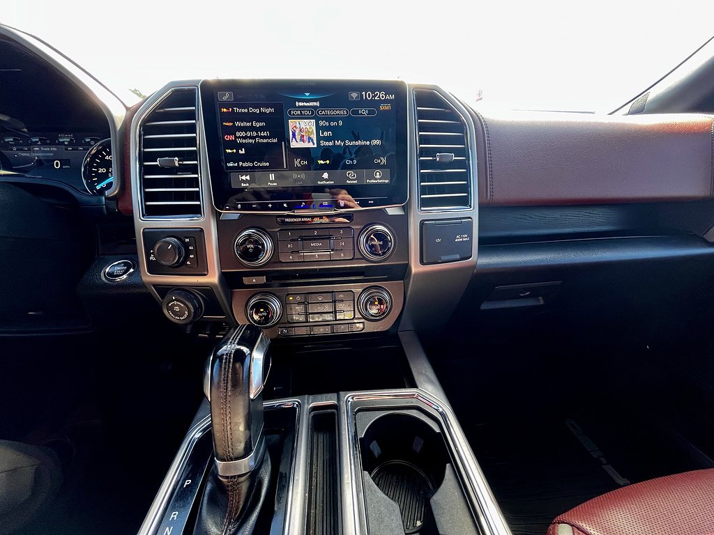 Used 2018 White Platinum Metallic Tri-Coat Ford Platinum image 19
