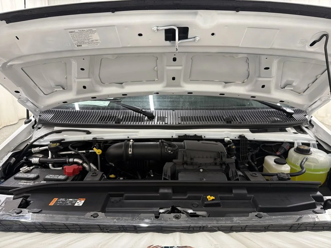 New 2027 Oxford White Ford E-350 SRW image 11