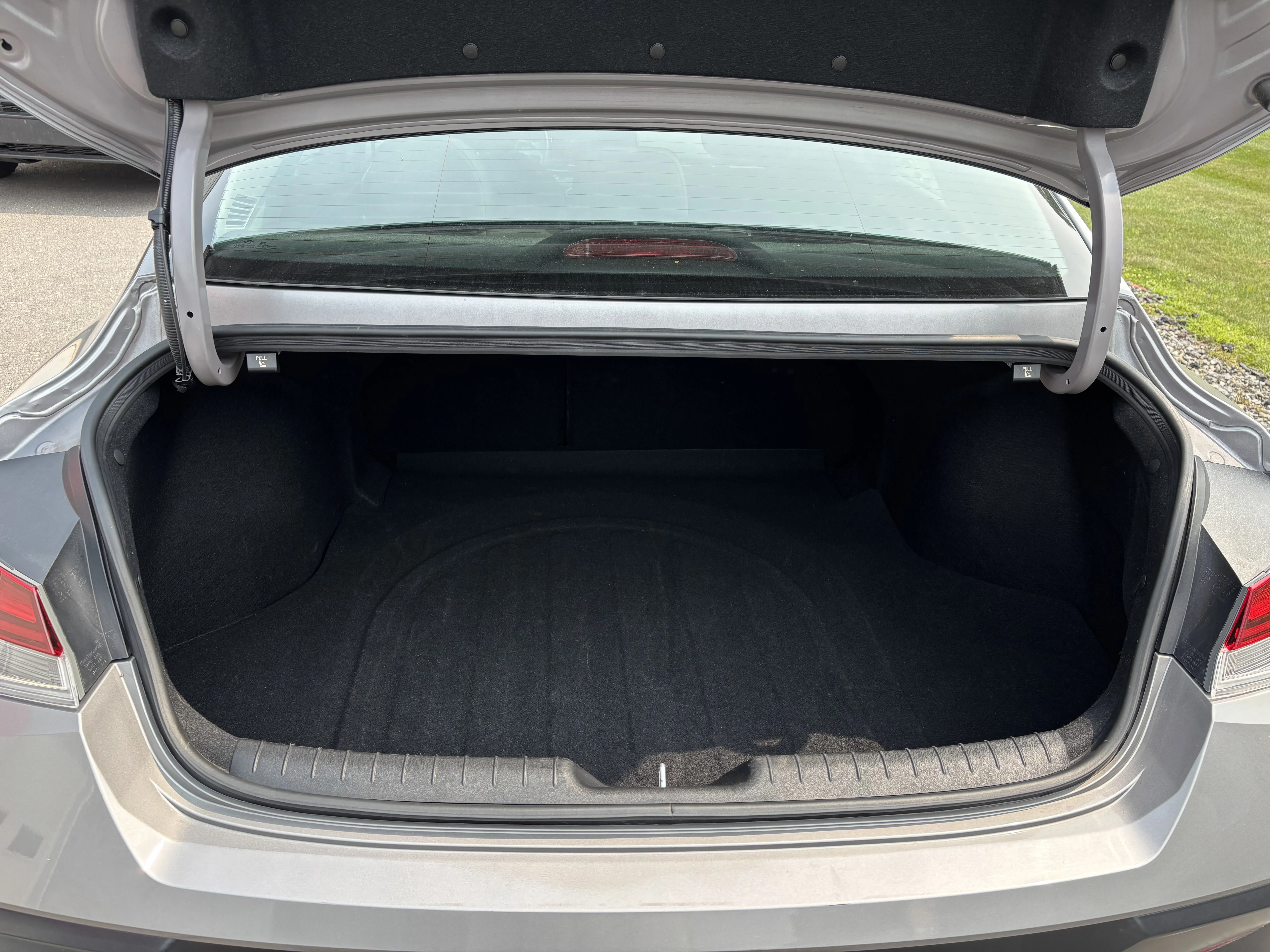 Used 2025 Fluid Metal Hyundai SEL Convenience image 5