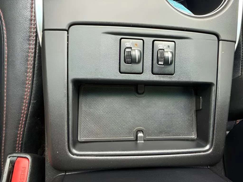 Used 2016  Toyota XSE image 23