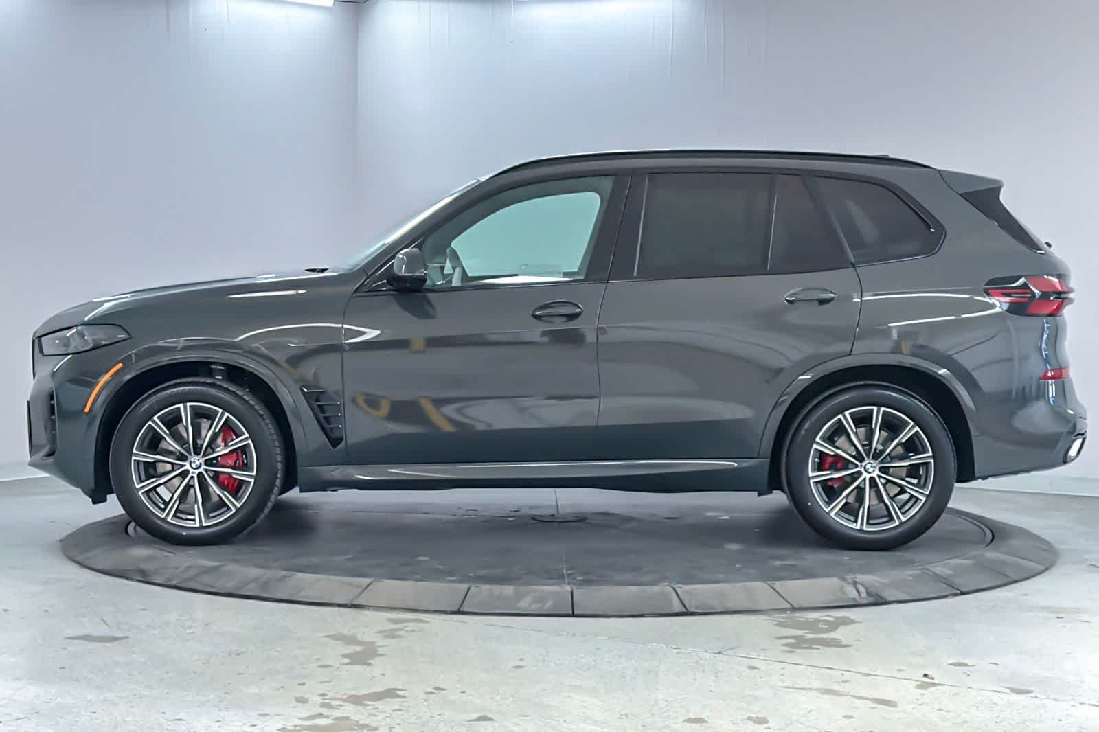 New 2026 Dravit Grey Metallic BMW xDrive40i image 5