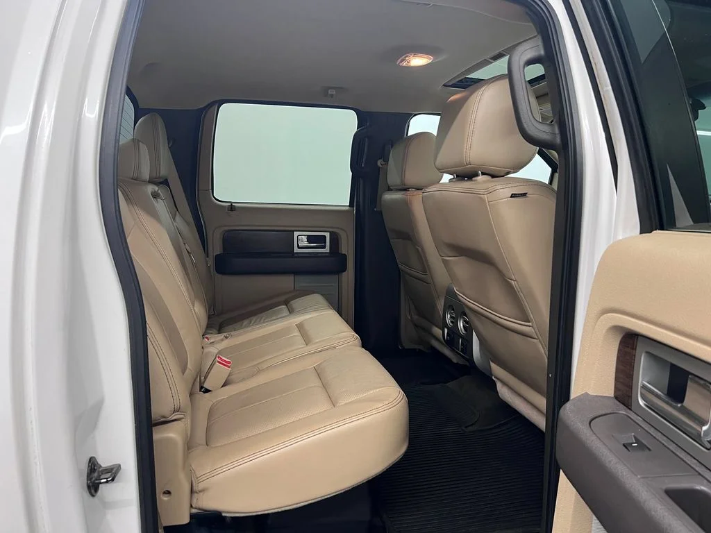 Used 2013 White Platinum Metallic Tri-Coat Ford Lariat image 27