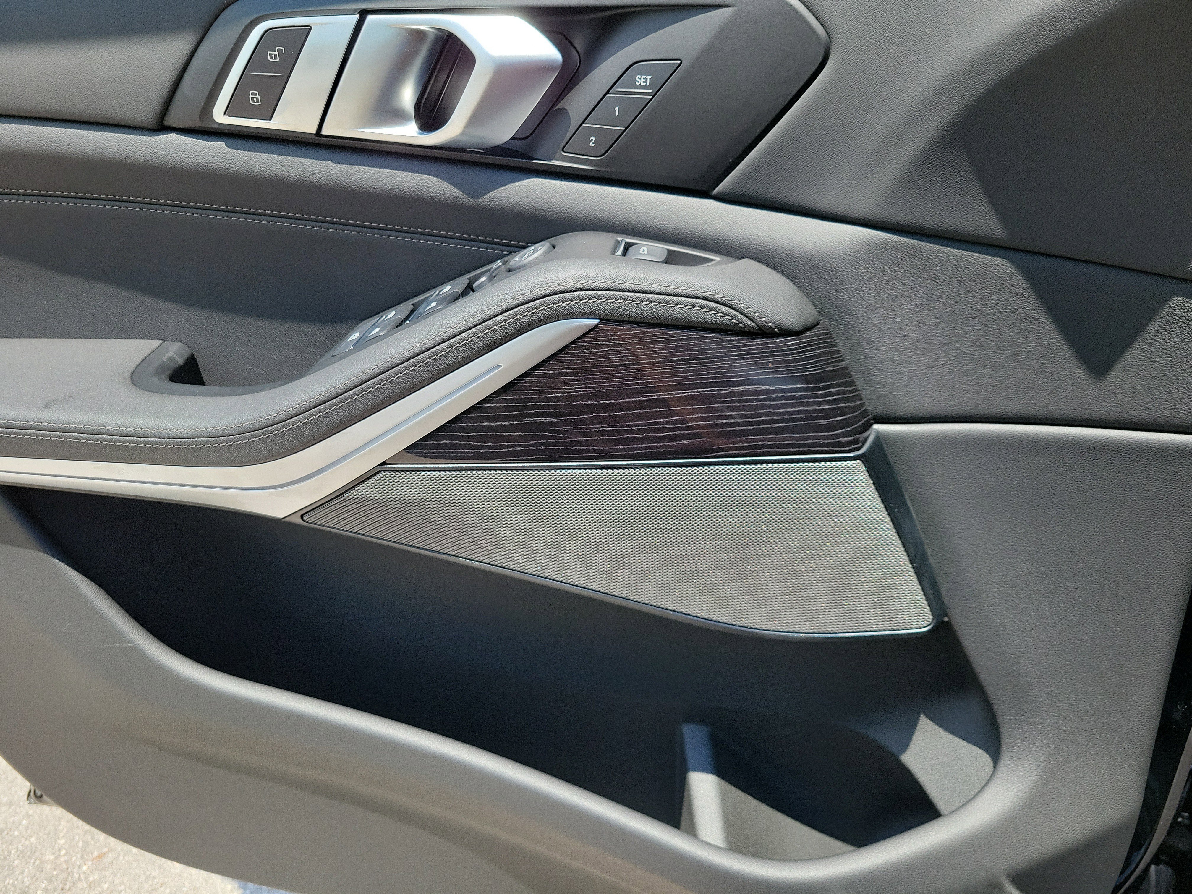 New 2026 Alpine White BMW sDrive40i image 17