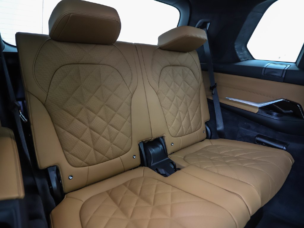 New 2027 Carbon Black Metallic BMW xDrive40i image 33