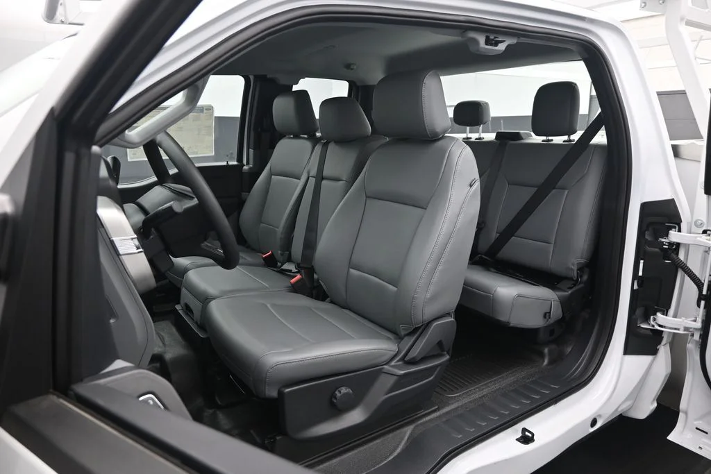 New 2026 Oxford White Ford XL image 8