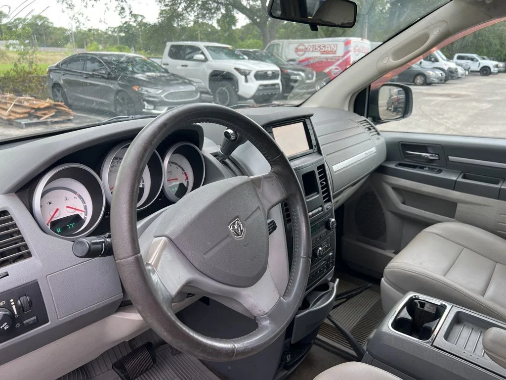 Used 2008 Modern Blue Pearlcoat Dodge SXT image 9