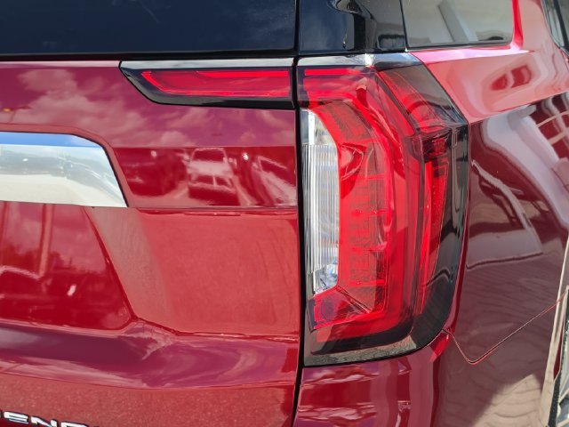 2022 GMC Yukon Denali - Photo 8