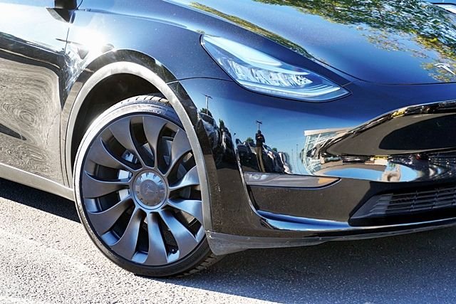 Used 2023  Tesla Long Range image 3