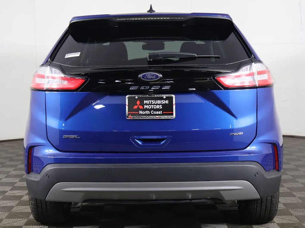 Used 2024 Blue Ford SEL image 10
