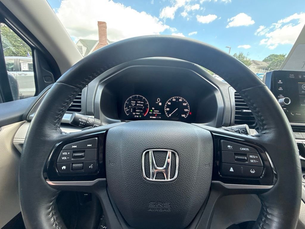 Used 2025 Silver Honda EX-L image 20
