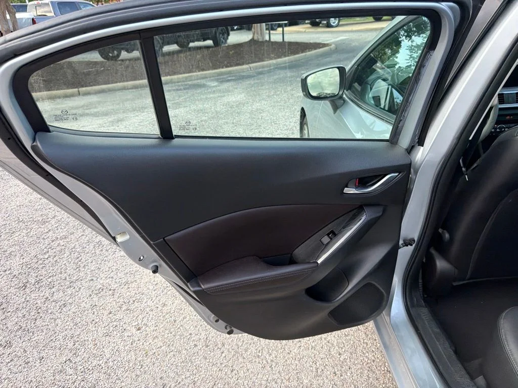 Used 2018 Silver Mazda Touring image 10
