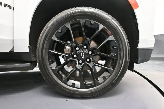 Used 2022 White Chevrolet RST image 18