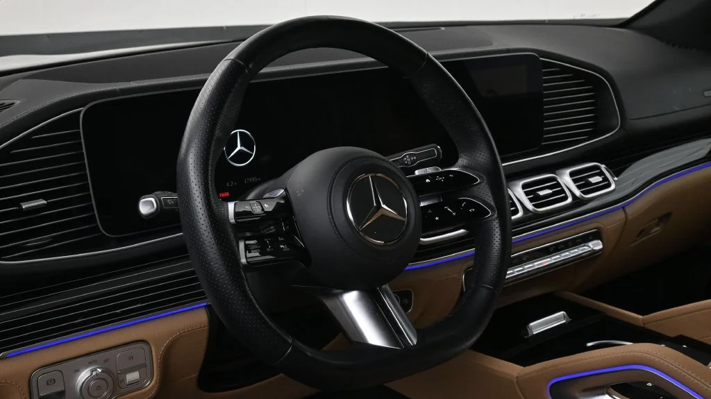 Used 2025  Mercedes-Benz GLS 450 image 9