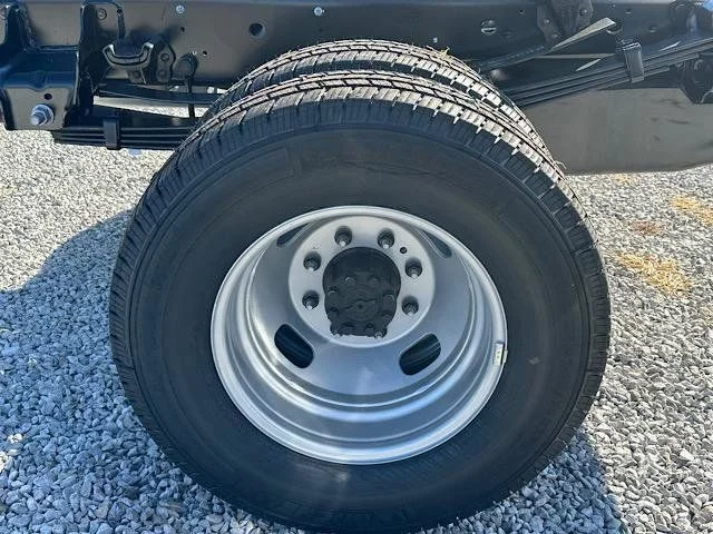 New 2026 Oxford White Ford F-350® XL image 18