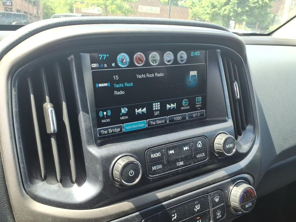 Used 2018 White Chevrolet Z71 image 24