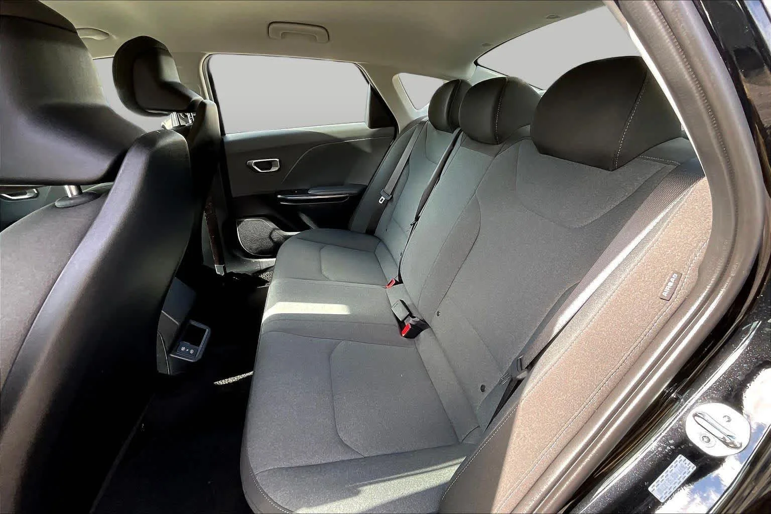 Used 2025 Aurora Black Pearl Kia LX image 19