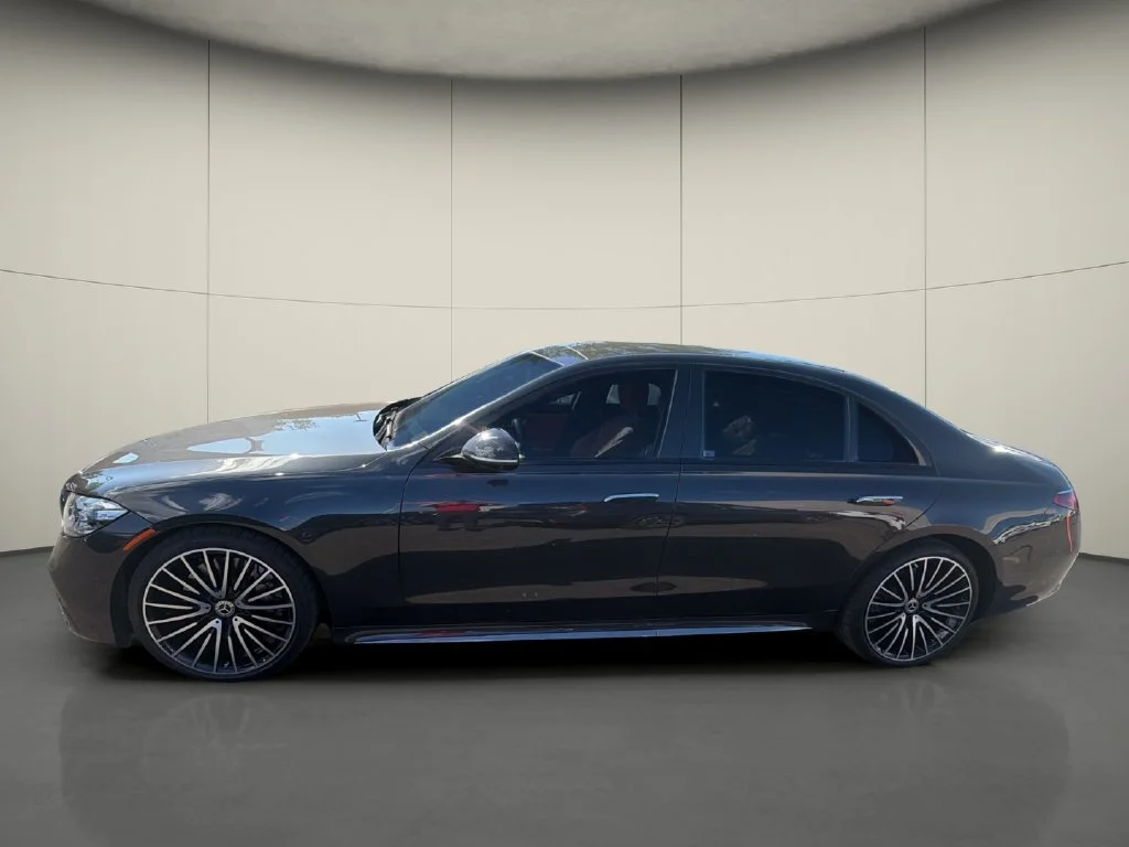 Used 2023 Gray Mercedes-Benz S 500 image 3