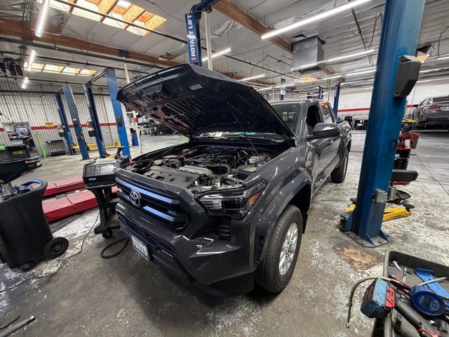 2024 Toyota Tacoma 4WD SR5