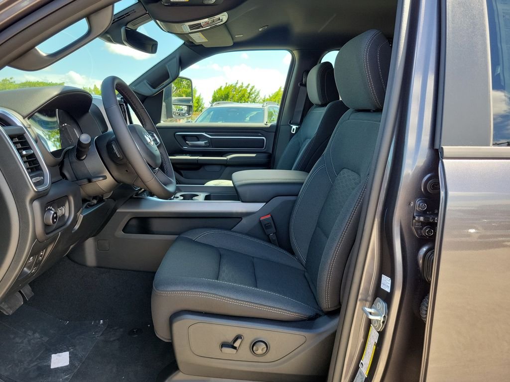 New 2026 Granite Crystal Metallic Clear-Coat Exterior Paint RAM Big Horn/Lone Star image 16