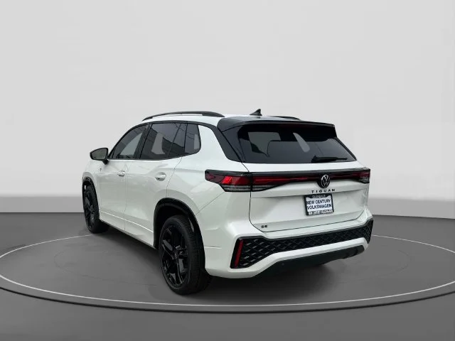 2026 Volkswagen Tiguan photo 3