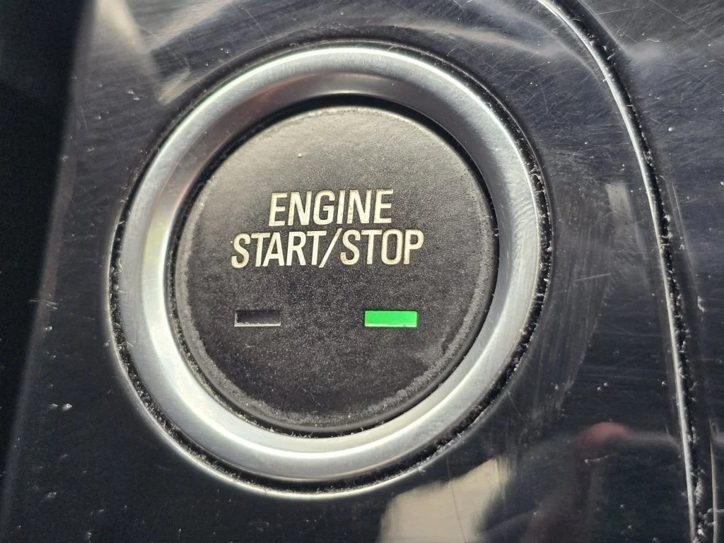 Used 2018 Summit White Buick Essence image 12