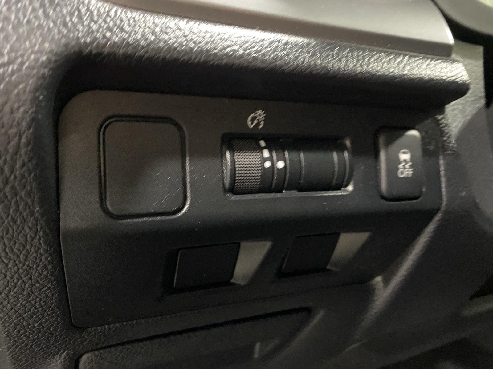 Used 2018 Crystal Black Silica Subaru Premium image 24
