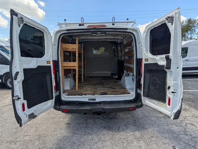 Used 2018 Oxford White Ford Base image 8