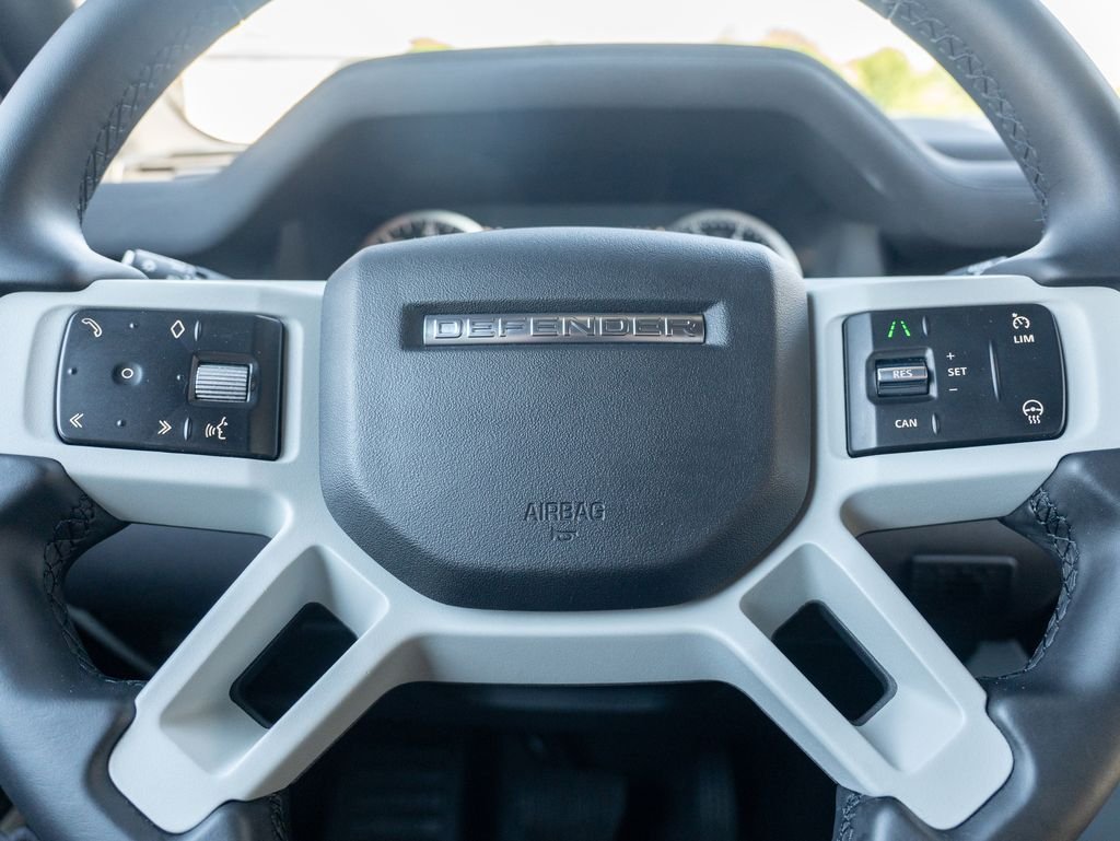 Used 2023 Blue Land Rover X-Dynamic SE image 15