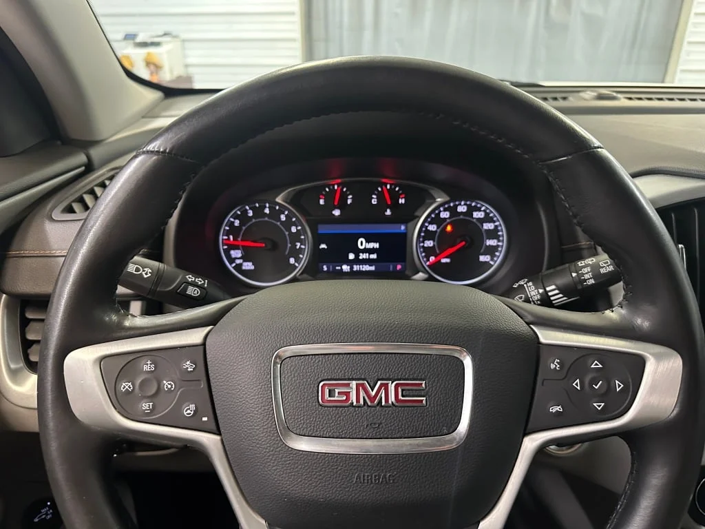 Used 2021 WHITE FROST TRICOAT GMC SLT image 10
