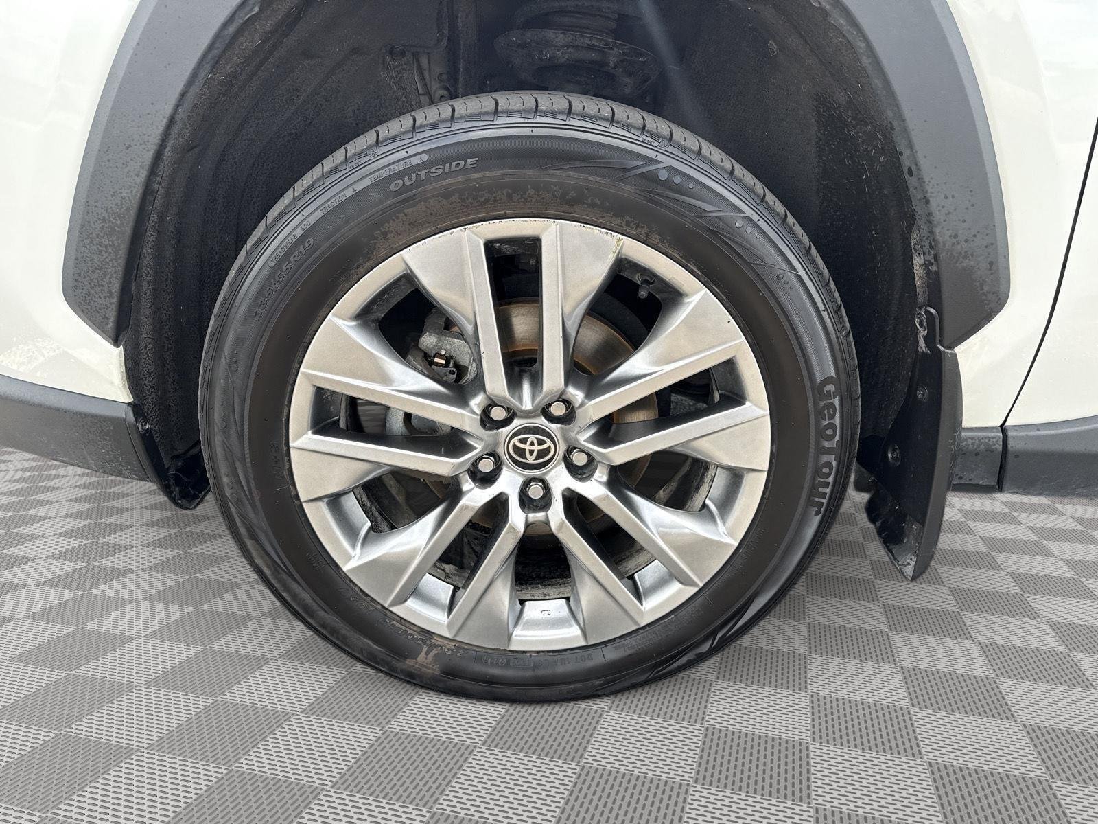 Certified Used 2022 Blizzard Pearl Toyota XLE Premium image 18
